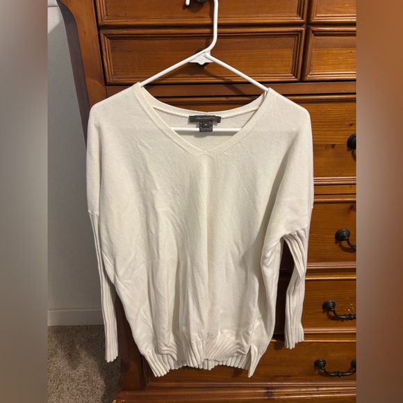 French Connection White V-Neck Top - Picture 1 of 3